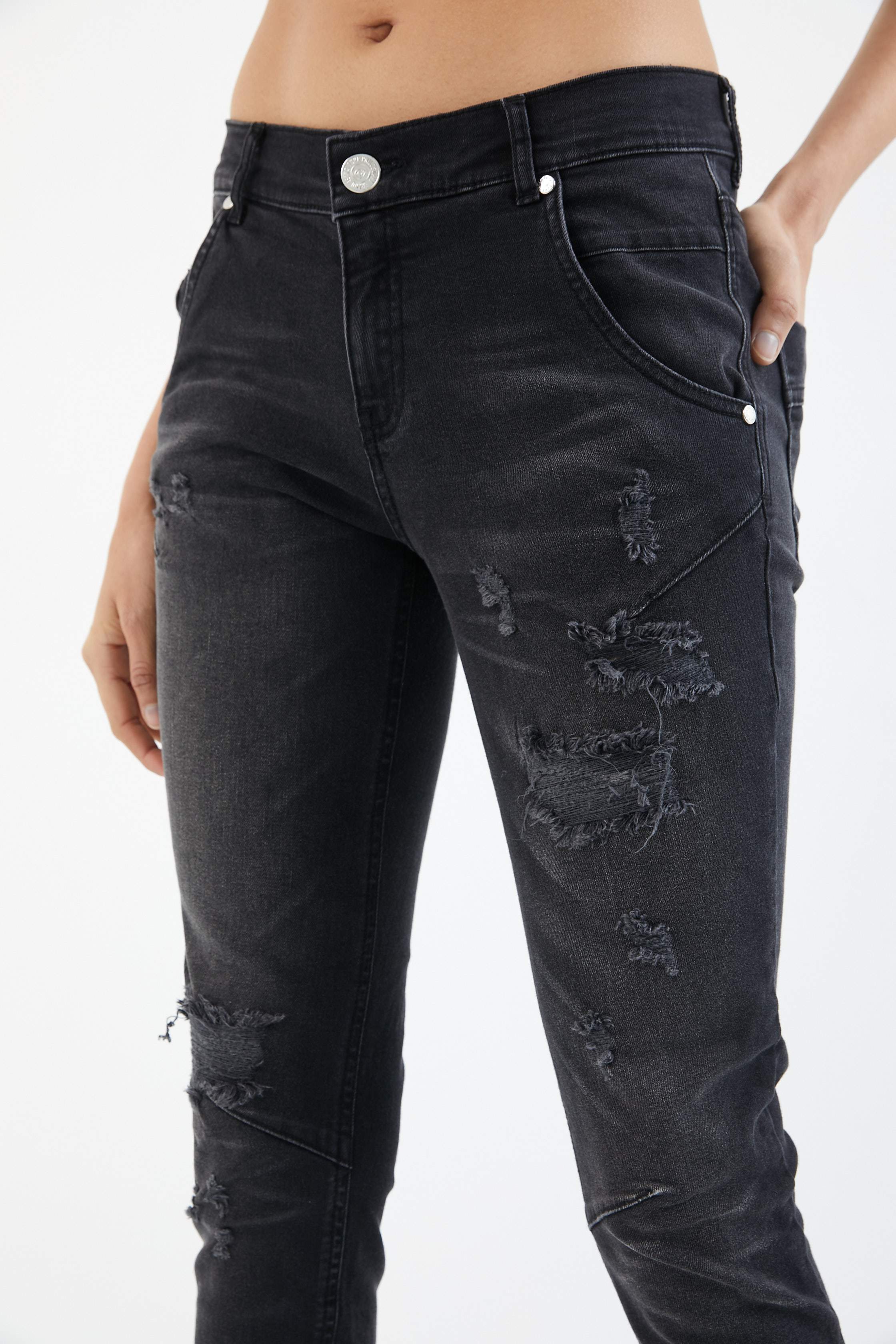 Girlfriend Cut Ripped Jeans - Black 4030